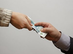 Давать деньги